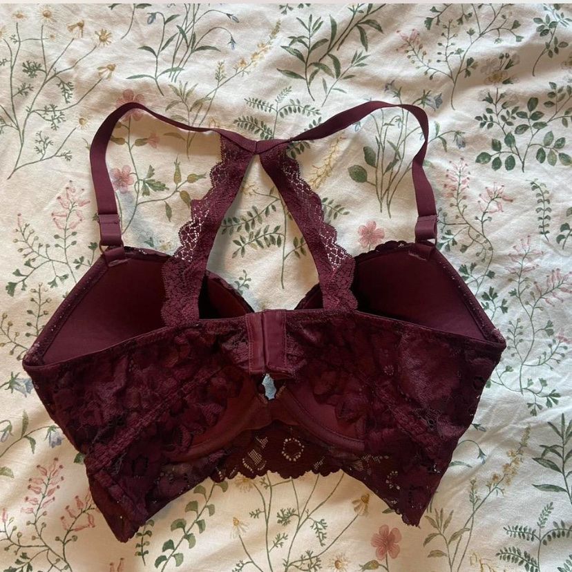 H&M Sonstige Unterwäsche: Bordeaux BH mit Spitze, Grösse 80D - H&M – Gebraucht aus Bern von rah_fpy5 2