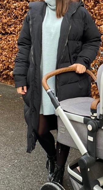 Manteaux: Wintermantel One Size, Farbe schwarz – D'occasion à Triesen par dardaleni
