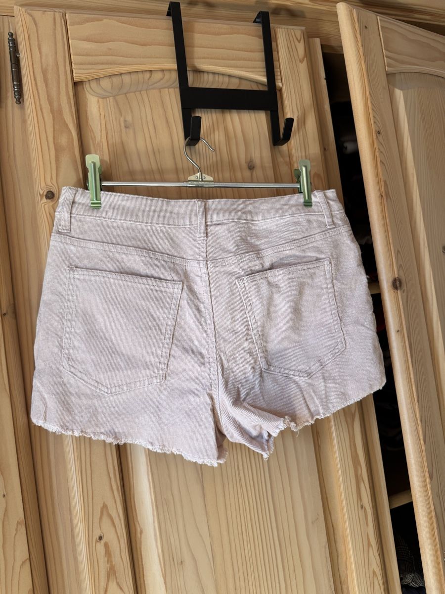 Hosen: Forever 21 Cord Shorts, Rosa, Grösse 40 – Gebraucht aus Hergiswil NW von kaufe_bei_kaufmann 2