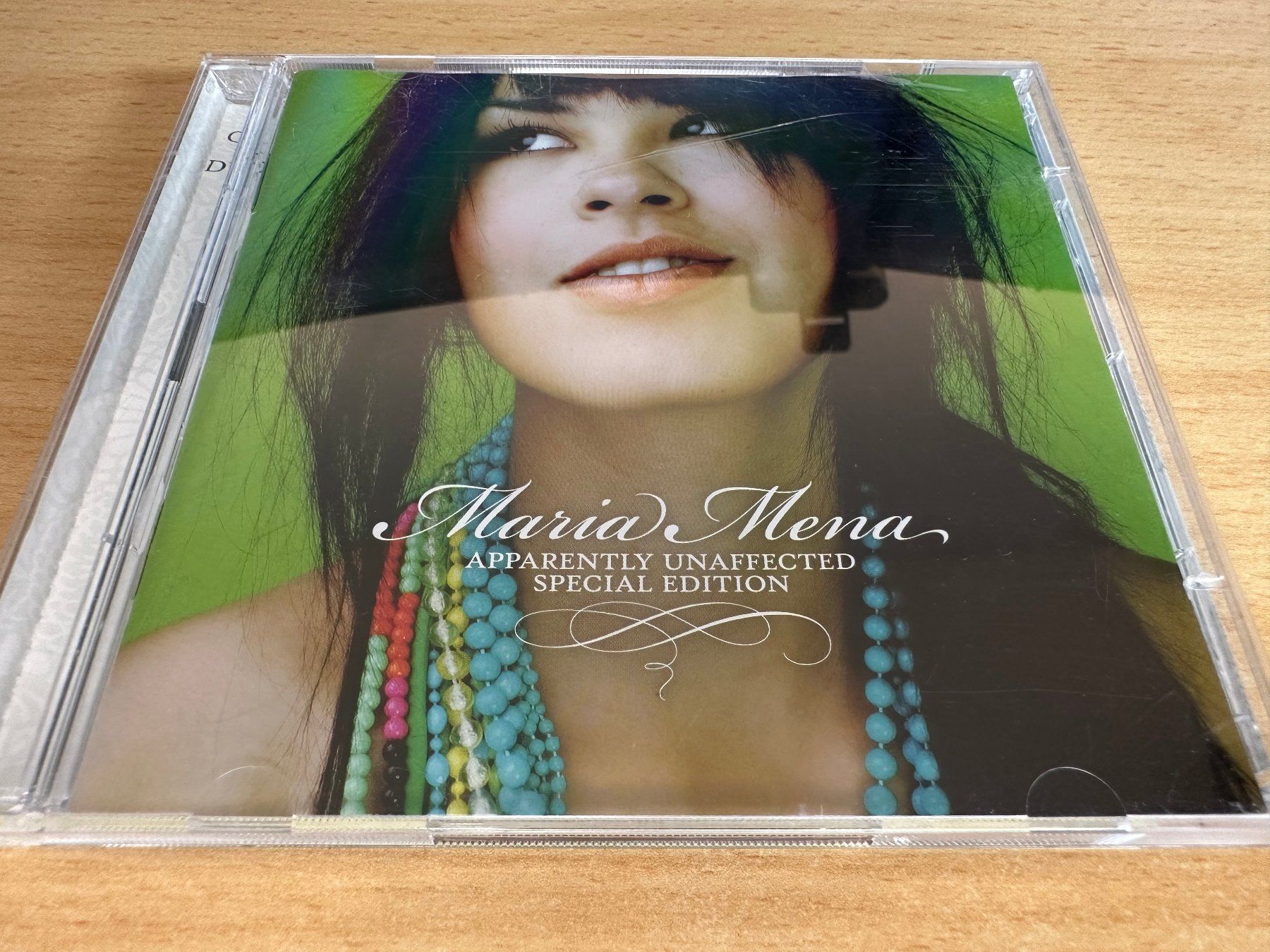 CD: Maria Mena – Apparently Unaffected - CD & DVD – Usato da Rikon im Tösstal venduto da Alpenmutz