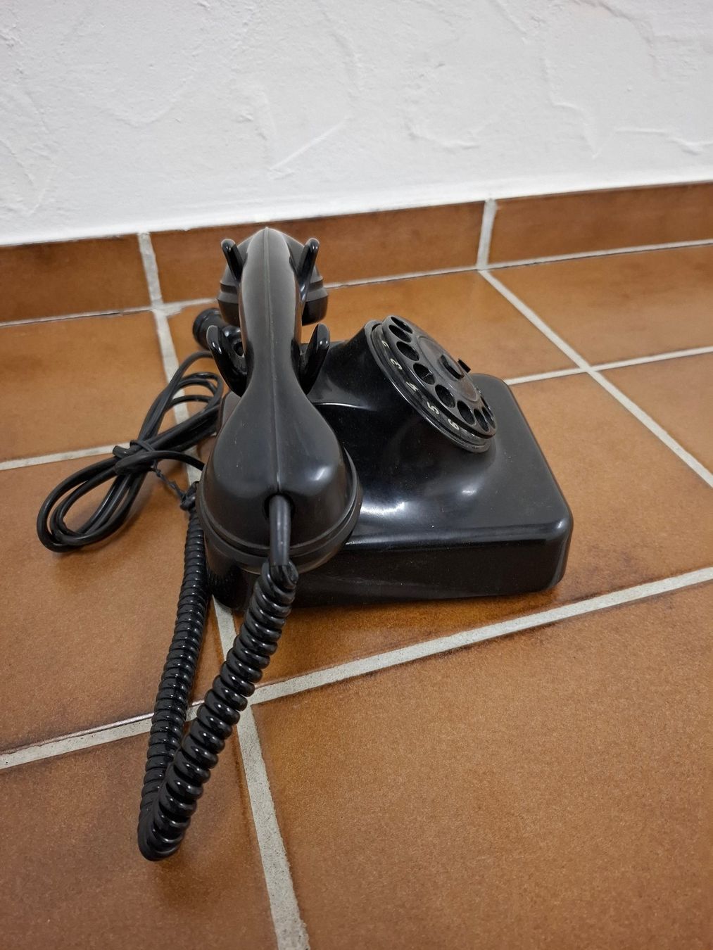 Telefoni: Schwarzes Vintage Telefon W38 – Usato da Fislisbach venduto da pea 1