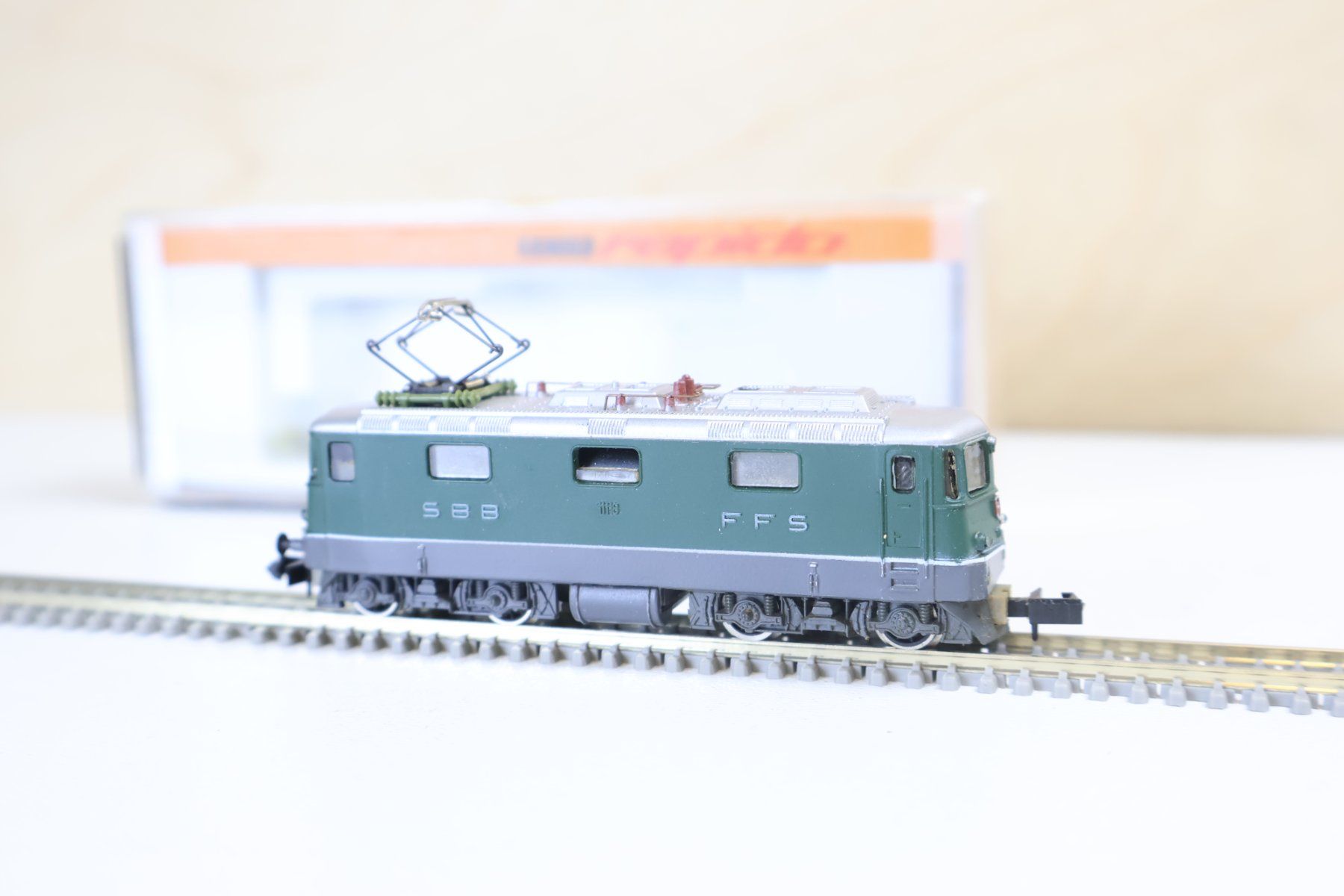 Arnold Modellini di ferrovie: ARNOLD SBB Re 4/4 E-Lok - Spur N – Usato da Winterthur venduto da Monstera 6