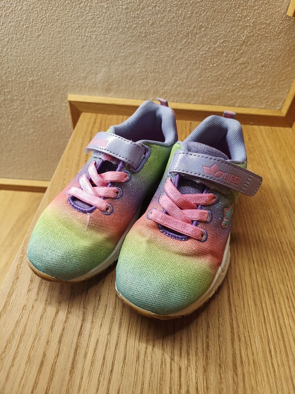 Chaussures filles: Turnschuhe/Hallenschuhe Lico Gr. 28 – D'occasion à Humlikon par Zitrone011