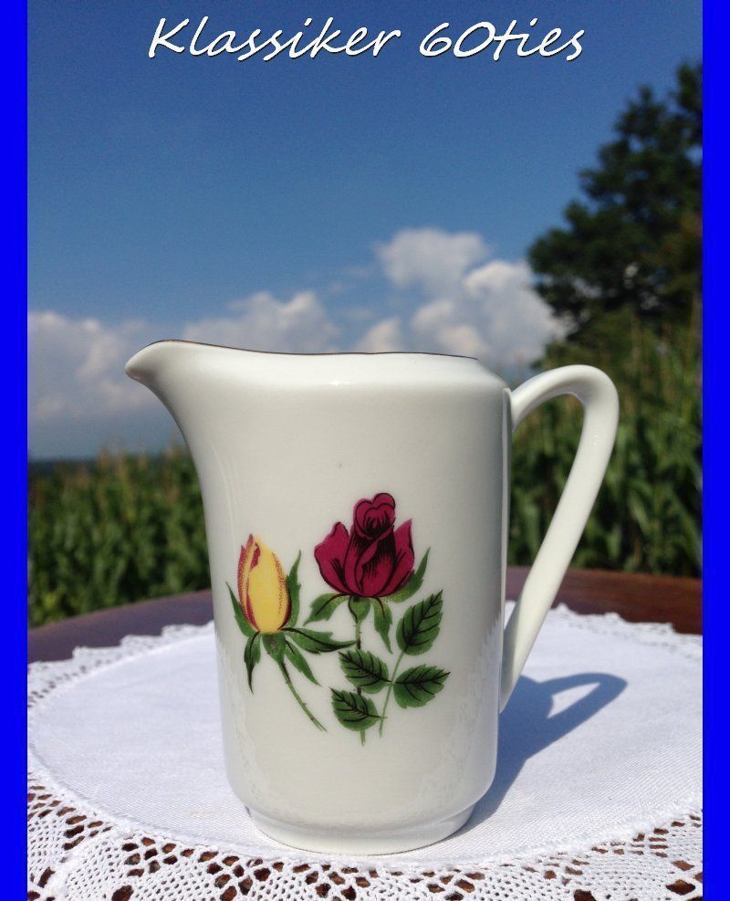 Kahla Karaffen: KAHLA  Cremier  Milchkrügli 60ties Rosenmotiv Vintage – Gebraucht aus Subingen von Etageren 2