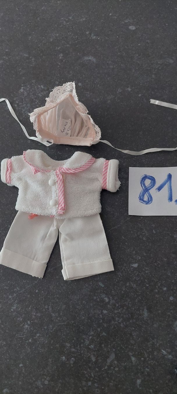Case e mobili per bambole: Puppenstuben Puppenkleidchen  – Usato da Muri AG venduto da nindo1 7