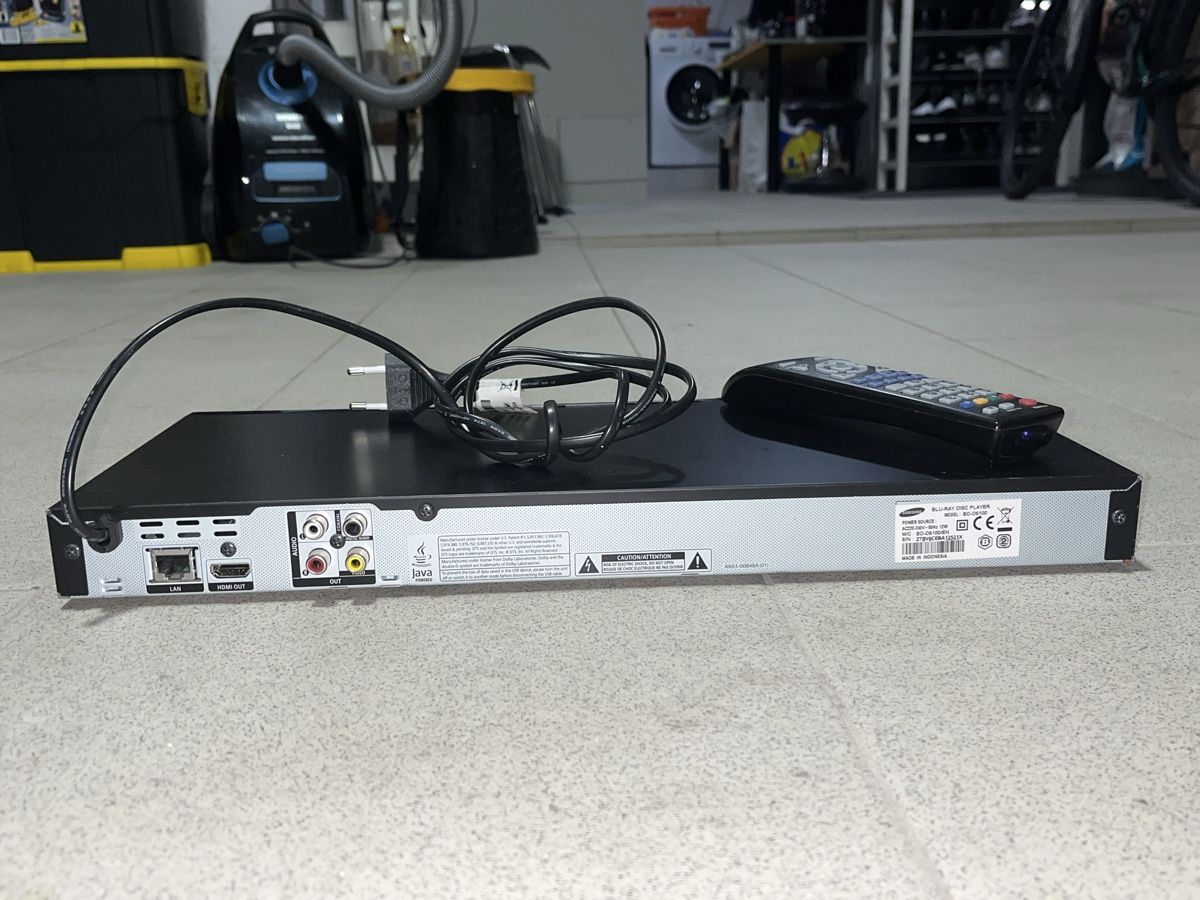 Samsung Systèmes audio & multimédias: Samsung DVD/ Blu Ray Player  – D'occasion à Frauenkappelen par jensitiger77 2