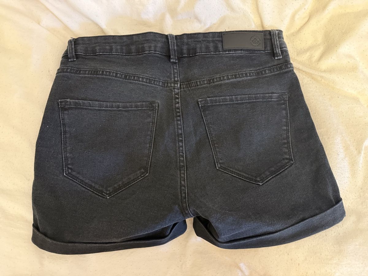 Jeans: Hotpants Jeans schwarz - Grösse: S – Usato da Oberhofen Thun'see venduto da ClaudiaKelesh 3