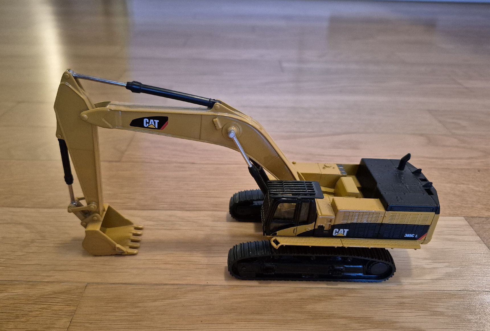 Kit di modellismo & Modellini statici: CATERPILLAR 385C L - Norscot - 1:64 – Usato da Volketswil venduto da SwissAir86 1