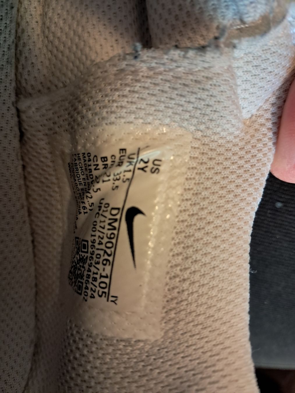 Nike Scarpe per ragazze: Hallenschuhe Nike 33.5 – Usato da Koppigen venduto da Tanne2014 2