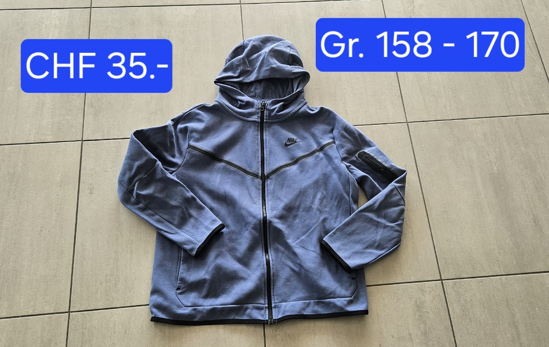 Nike Pullover & Sweatshirts: Nike Tech Zip Hoodie, Gr. 158-170 – Gebraucht aus Walchwil von Sandy08