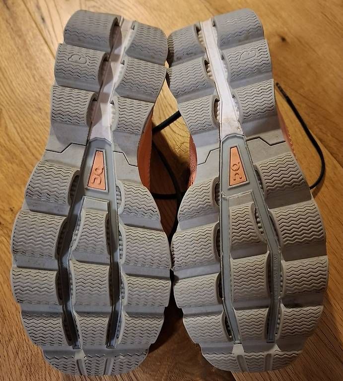 Herrenschuhe: On Laufschuhe, Freizeitschuhe Grösse 42 – Gebraucht aus Rickenbach SZ von Pinguin73 2
