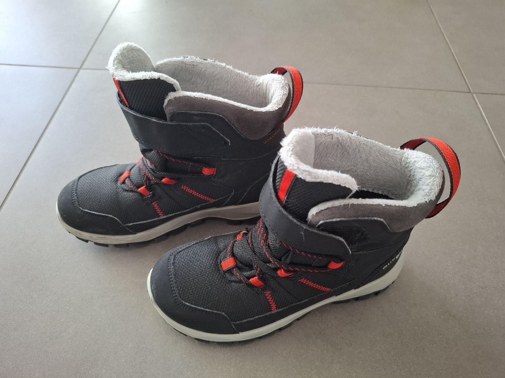 Decathlon Scarpe per ragazzi: Winterstiefel Quechua Kinder – Usato da Hunzenschwil venduto da sputnik26 1