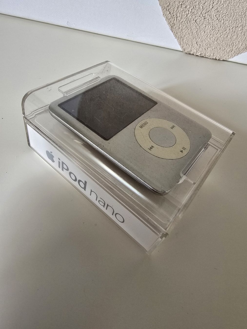 Apple Lettore multimediale portatile: Apple iPod nano 4GB Silber Gebraucht – Usato da Würenlos venduto da Lea.Maria.Hotz