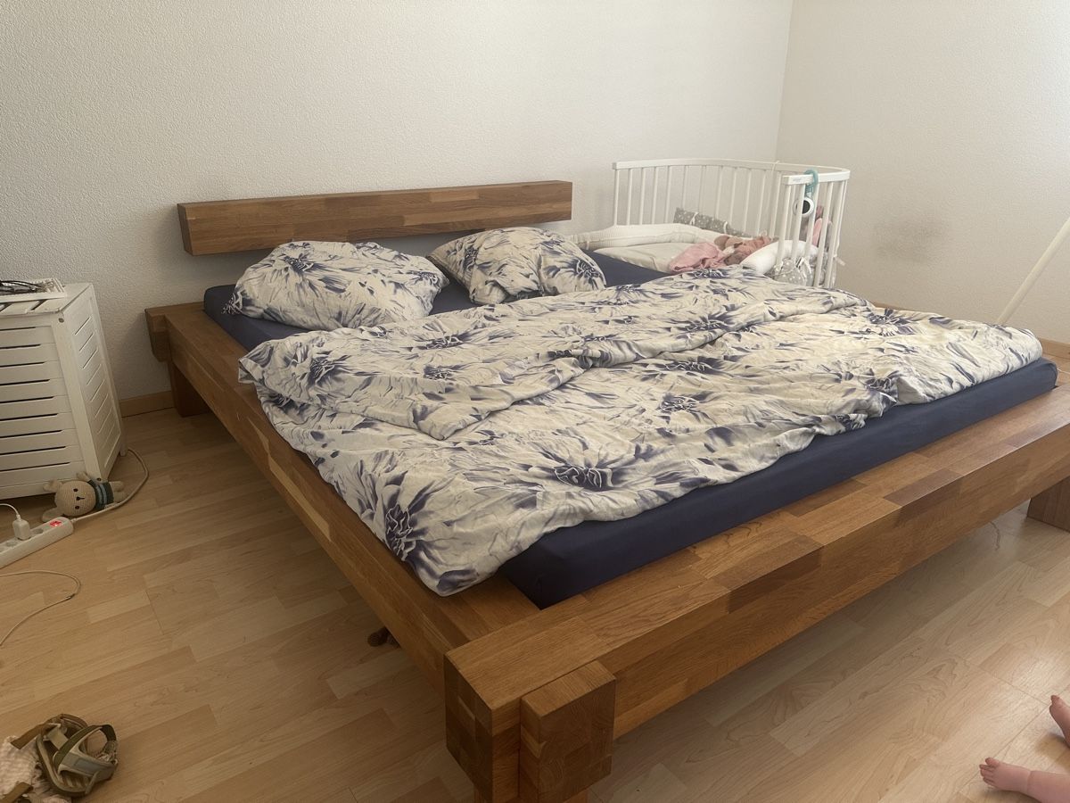 Letti: Wunderschönes Holzbett zu verkaufen – Usato da Mühleberg venduto da claudi210