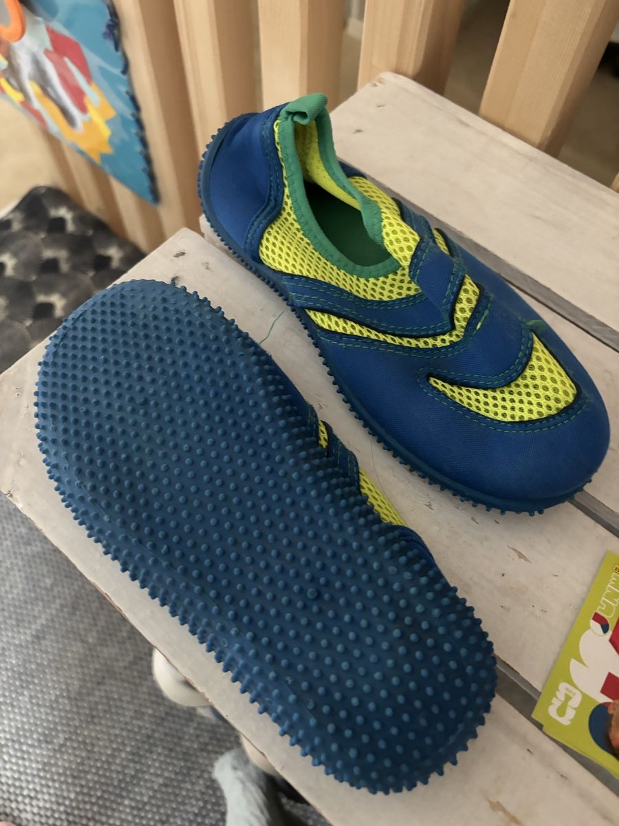Schuhe für Jungen: Badeschuhe 31 – Gebraucht aus Jona von Passionfruita 1