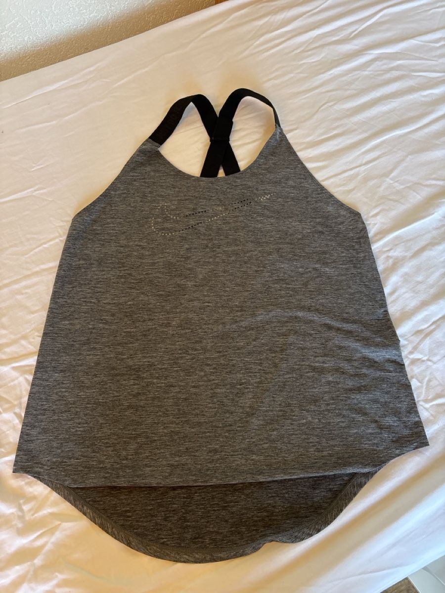 Nike Top: Nike Sport Top loosefit M – Usato da Mönchaltorf venduto da kristy_b