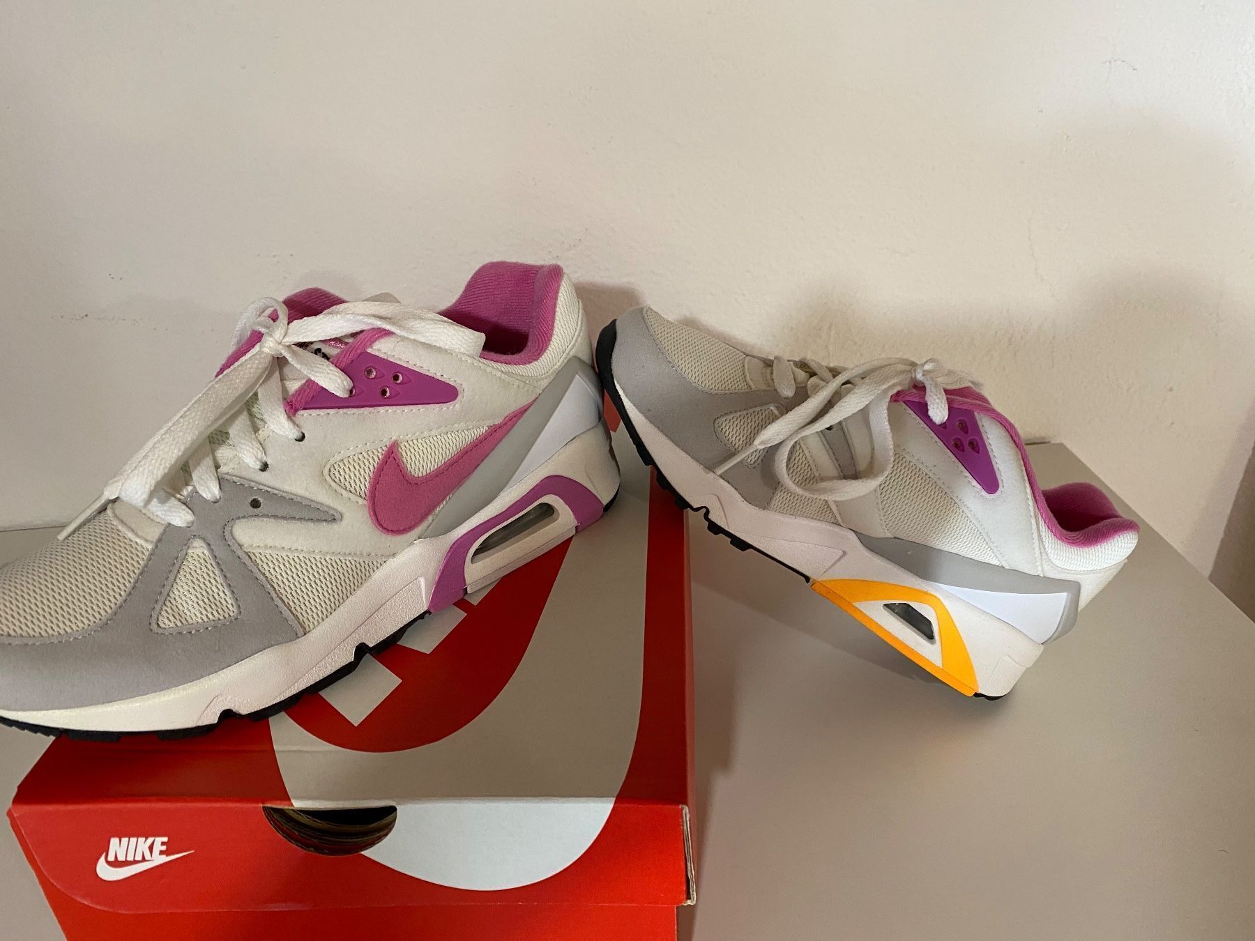 Nike Scarpe da donna: NIKE W AIR STRUCTURE OG 38,5 – Nuovo e nell'imballaggio originale da Celerina/Schlarigna venduto da golfrolf2 1