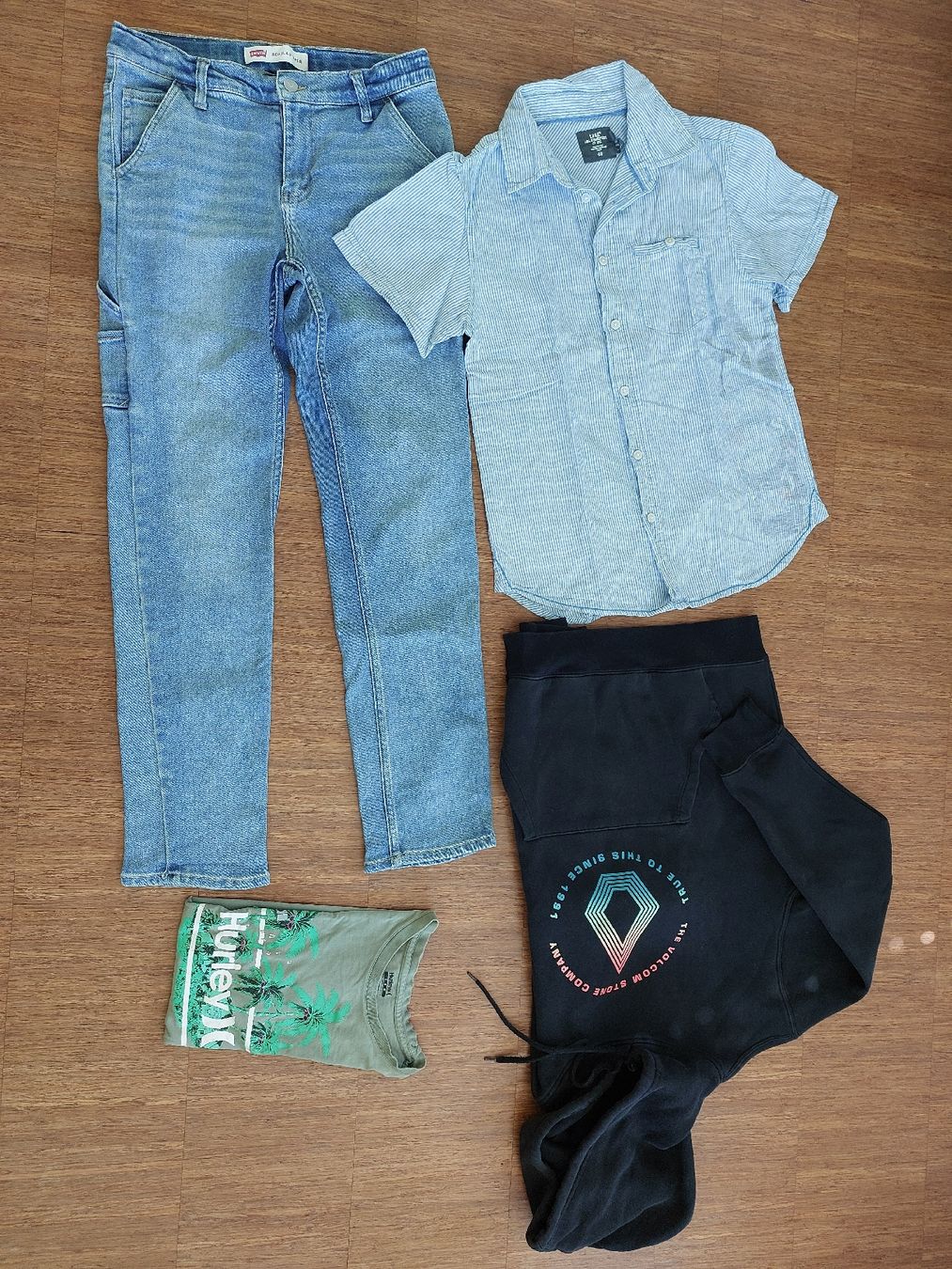 Kleiderpakete & -sets: Kleiderpaket Junge 158 – Gebraucht aus Effretikon von swobdo