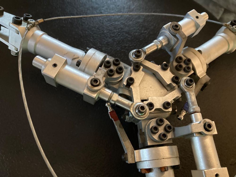 Scale Lama Rotorkopf für ca 170 Rotor (Gebraucht) in Matzendorf für CHF ...