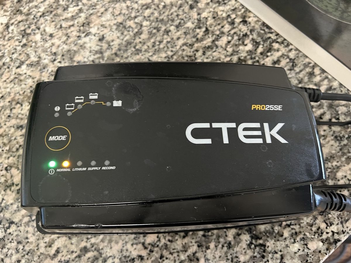 Ctek Chargeurs de batterie: Ladegerät CTEK – D'occasion à Dietwil par makakinho 1