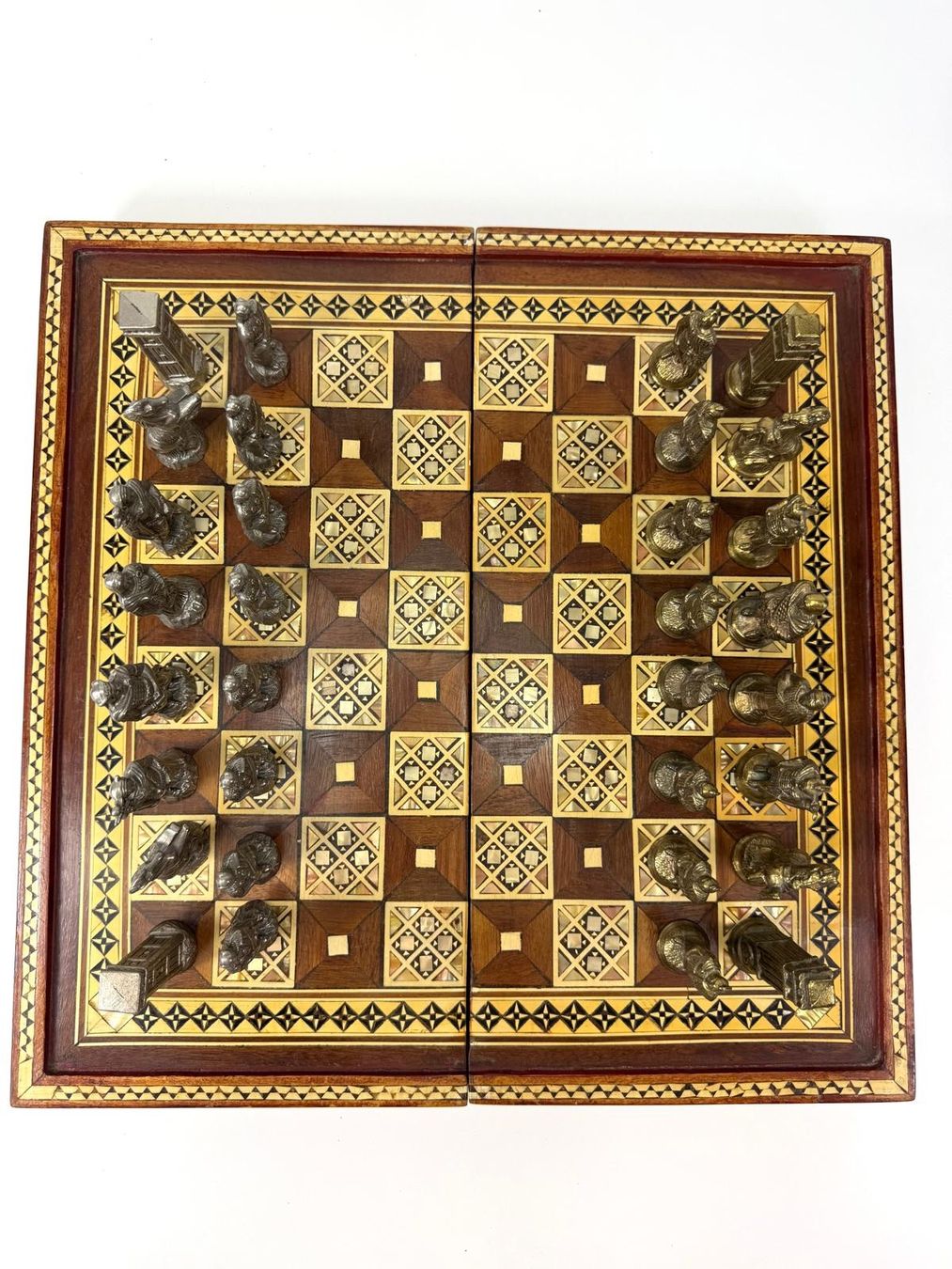 Giochi: Britisches Schach / Backgammon Holz Perlmutt, Antik – Usato da Zürich venduto da Arche_Brockenhaus 3
