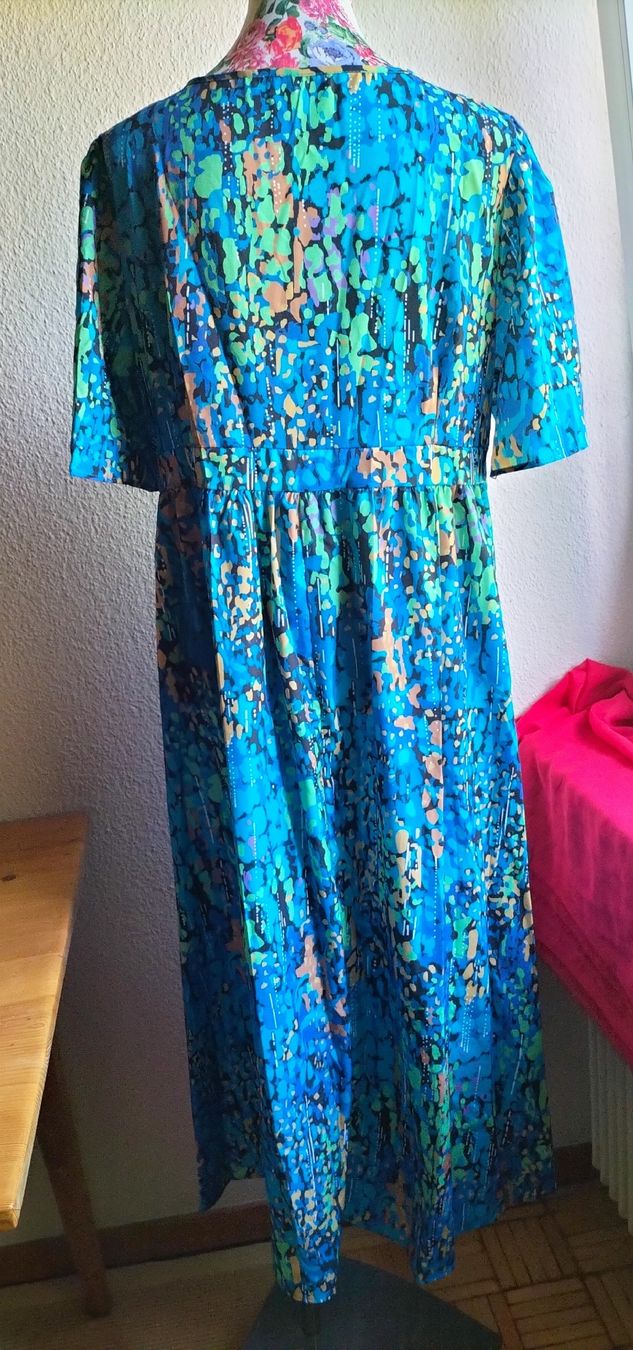 Kleider: Sommerliches Kleid, Grösse 44, blau gemustert – Neu (gemäss Beschreibung) aus Schaffhausen von sunsetever 3