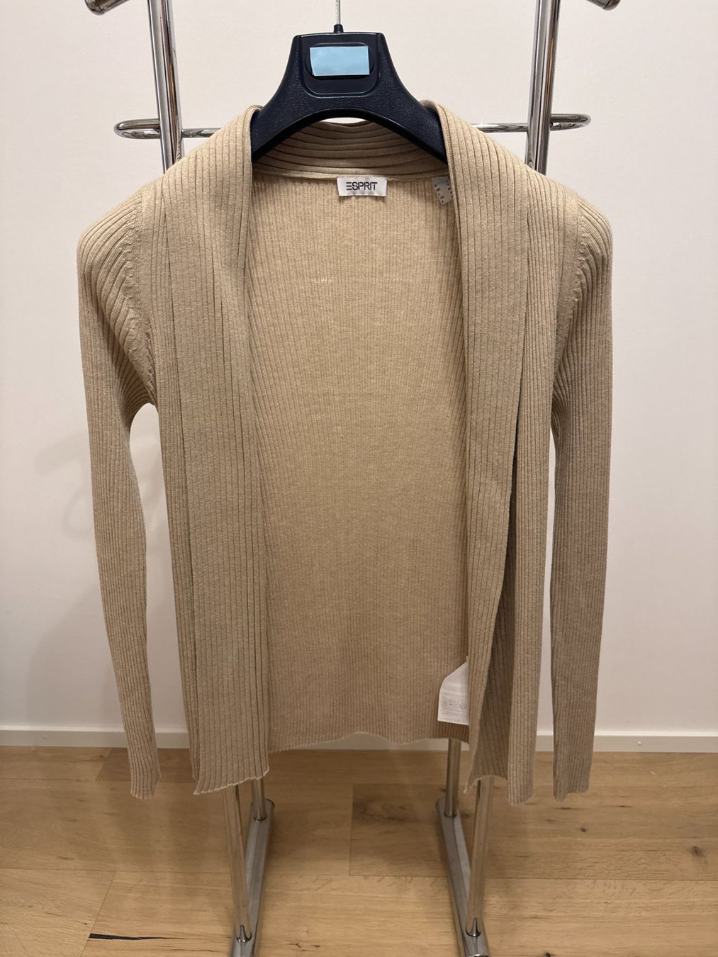 Esprit Giacche: Beiger gerippter Cardigan - Esprit Gr. S – Nuovo (secondo la descrizione) da Fällanden venduto da ala_k7vk