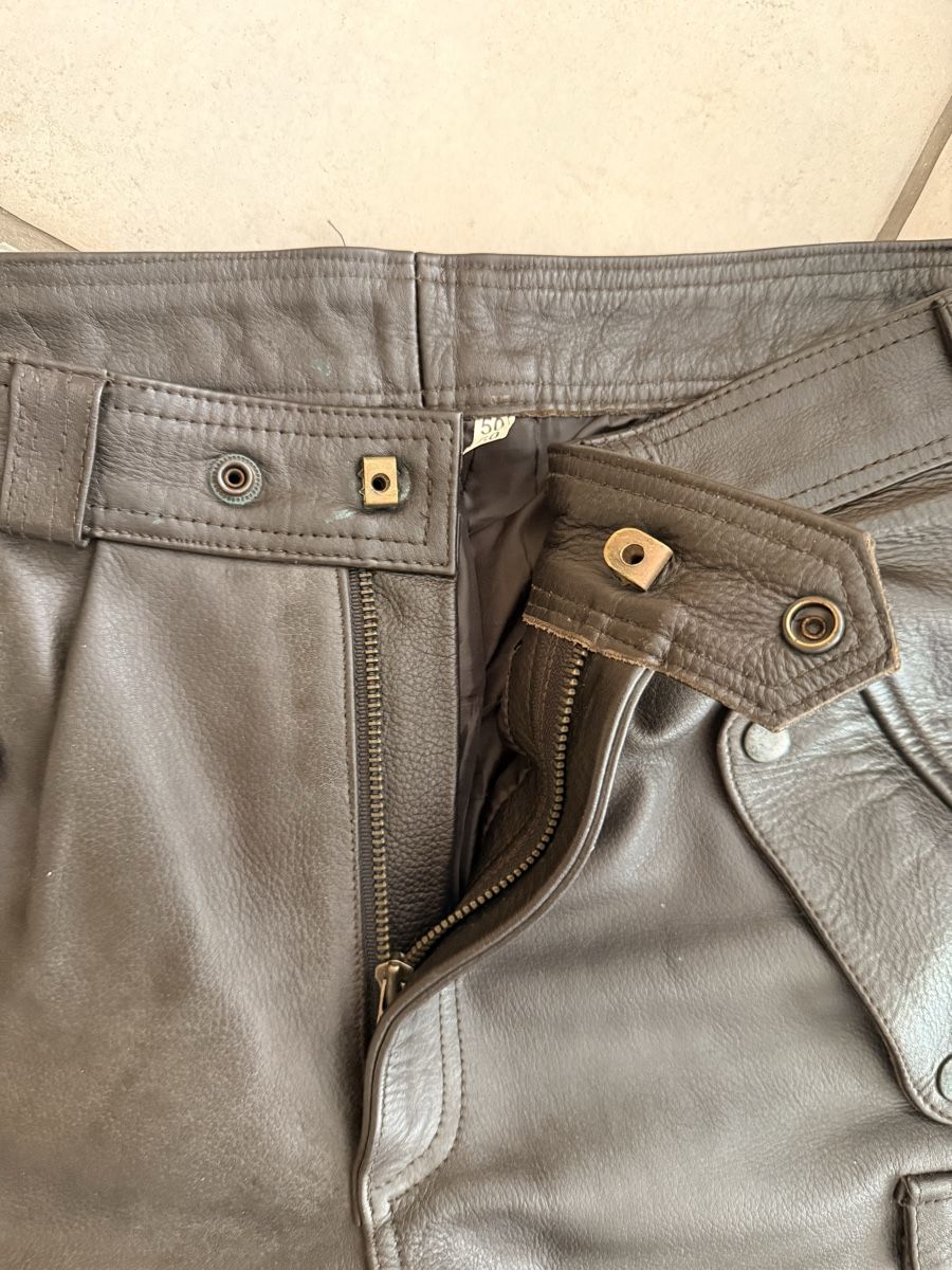 Pantaloni: Lederhosen Cargo Grösse 50  – Usato da volketswil venduto da visitor01 6
