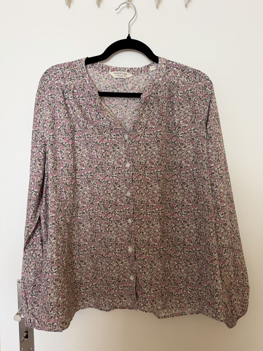 Tchibo Blusen: Damen Bluse Tchibo Essentials Blumenmuster Grösse 40 – Gebraucht aus Langnau am Albis von Schneeflocke92