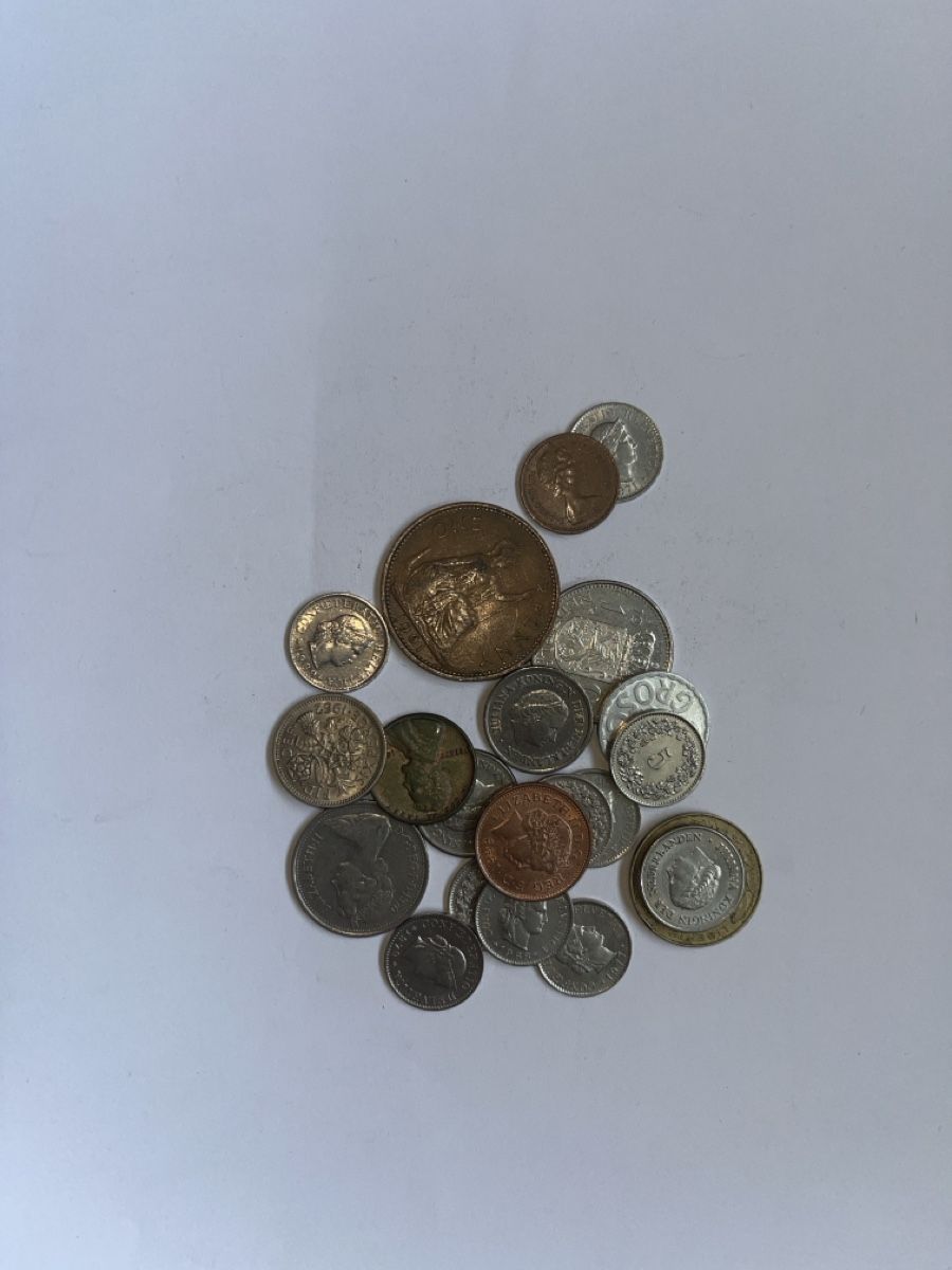 Tutti le monete: Lot de monnaie du monde – Nuovo (secondo la descrizione) da Noville venduto da mat_hy52