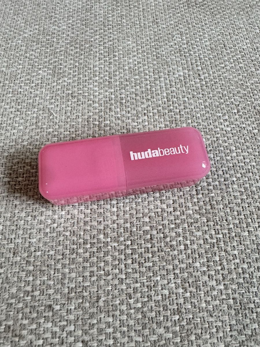Huda Beauty Make-up: Huda Beauty Blush – Usato da Zürich venduto da MHW23