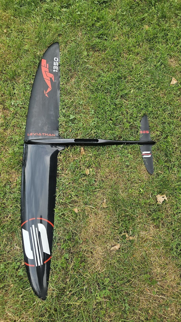 Sabfoil Tavole da surf e di nuoto: Sabfoil Leviathan 1350 (nur Frontwing!) – Usato da Zuzwil SG venduto da ToWaBu 1