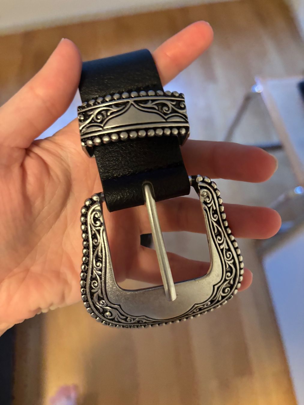 Cinture: Bershka Gürtel – Usato da Zürich venduto da gaj_nm6w 1