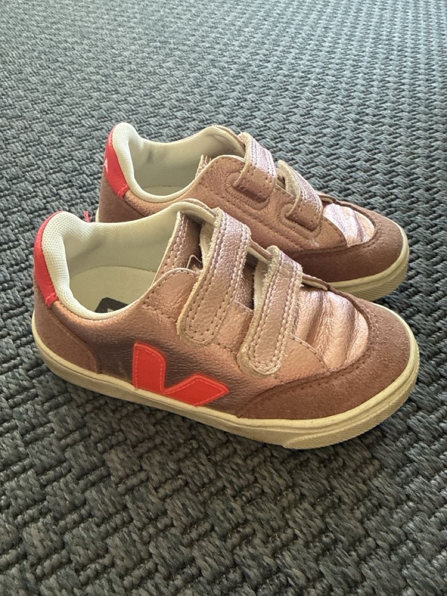 Scarpe per ragazze: Veja Kinder Sneaker Rosa Grösse 27 – Usato da Horw venduto da Edith1981