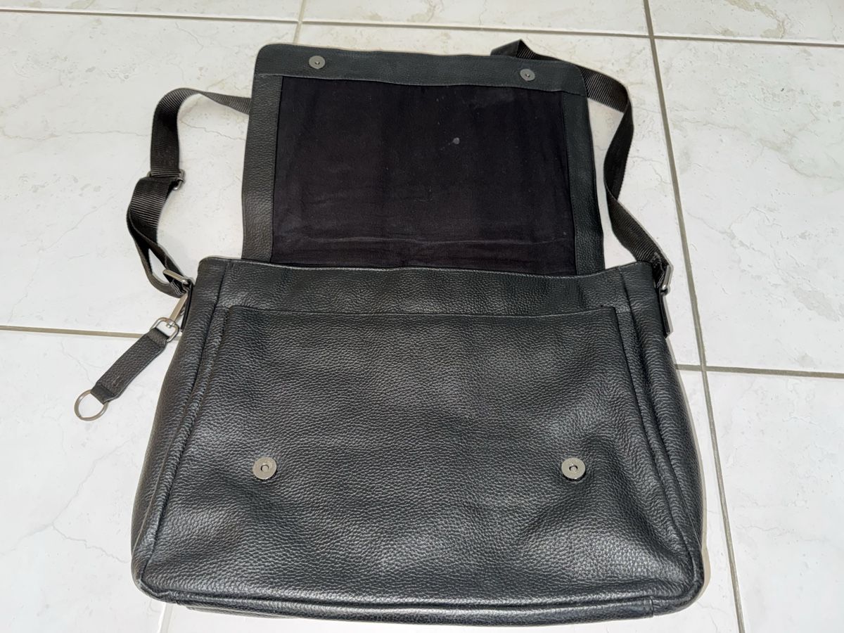 Koffer & Taschen: Umhängetasche / Aktentasche von Manor – Gebraucht aus Gossau ZH von Shaolin 1