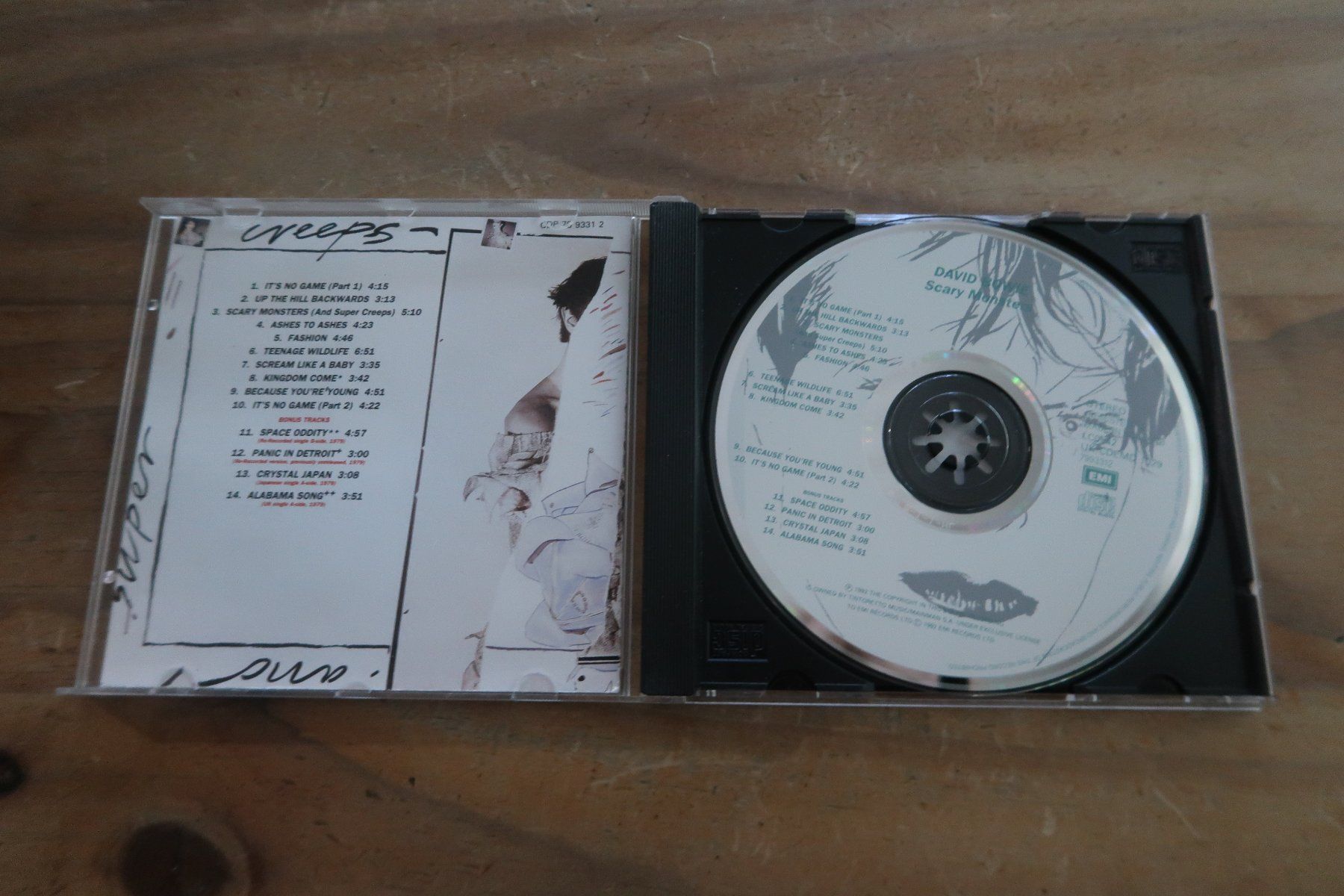 CD: DAVID BOWIE - SCARY MONSTERS - BONUS TRACK - CD – Usato da Basel venduto da Patiscat 1