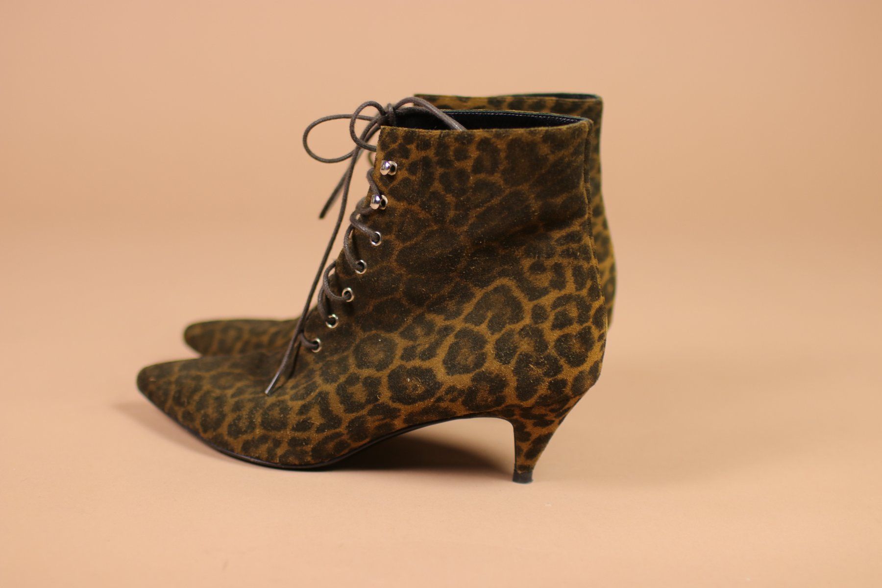 Saint Laurent Scarpe da donna: Saint-Laurent Leopard Leather Lace up Booties - Size 38 – Usato da Hombrechtikon venduto da BAZ-Vintage 5