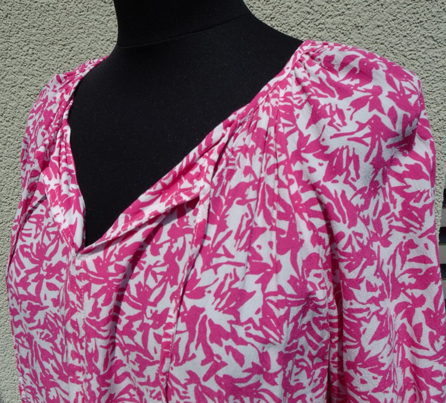 Comma Camicette: Bluse Comma pink weiss kurzarm Gr 38 – Usato da Winterthur venduto da blumeblau77 1