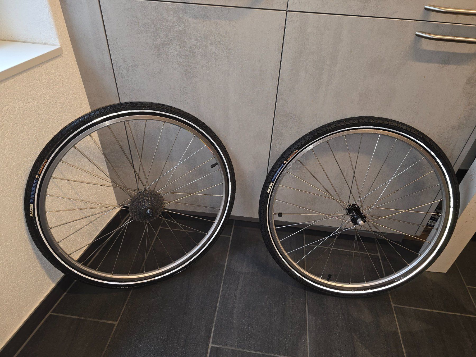 Maxxis Pneumatici & Ruote complete: Vorder- und Hinterrad 26" – Nuovo (secondo la descrizione) da Olten venduto da debussymusik 1
