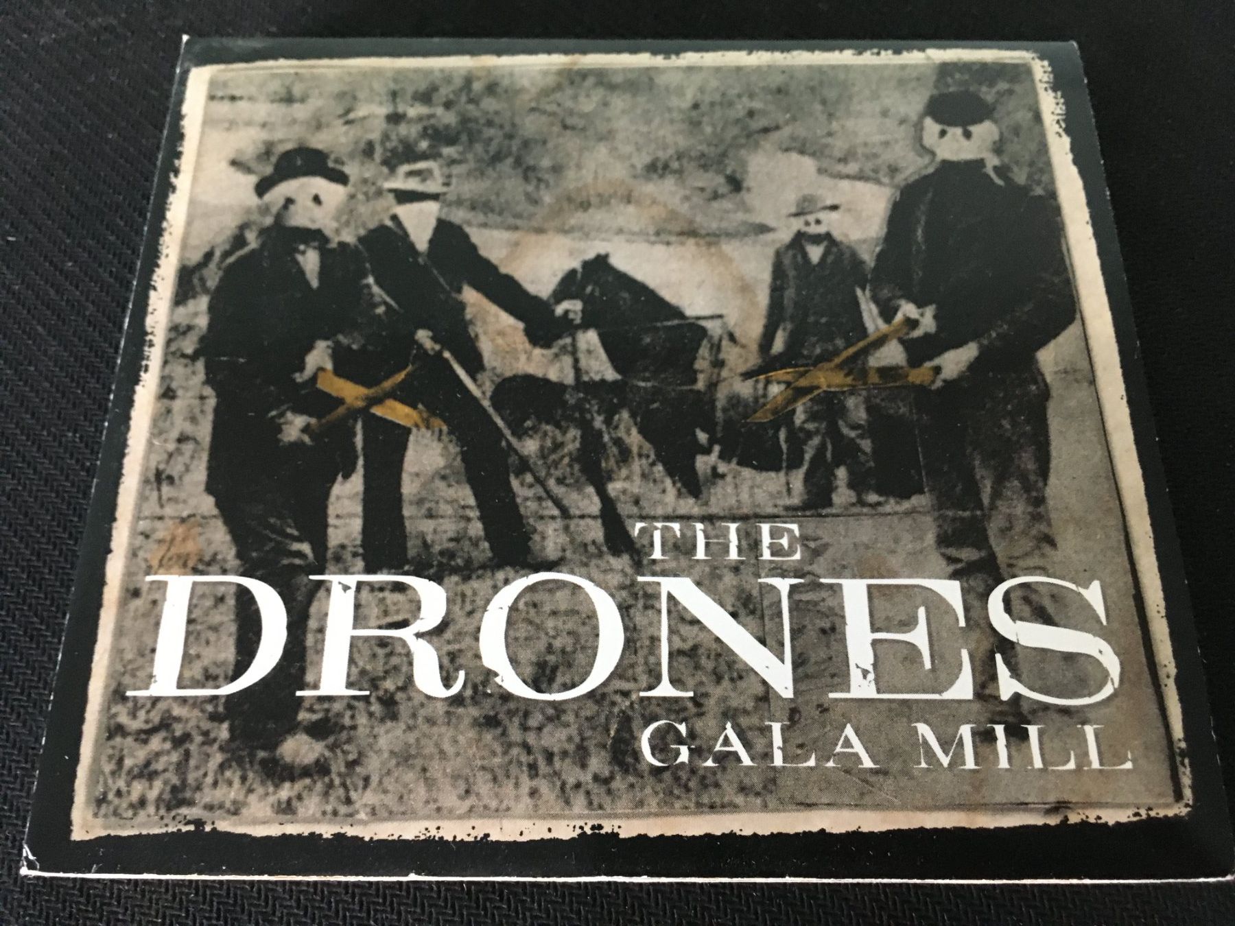 CDs: The Drones - Gala Mill -CD- Digipak – Gebraucht aus St.Gallen von MedienJoe
