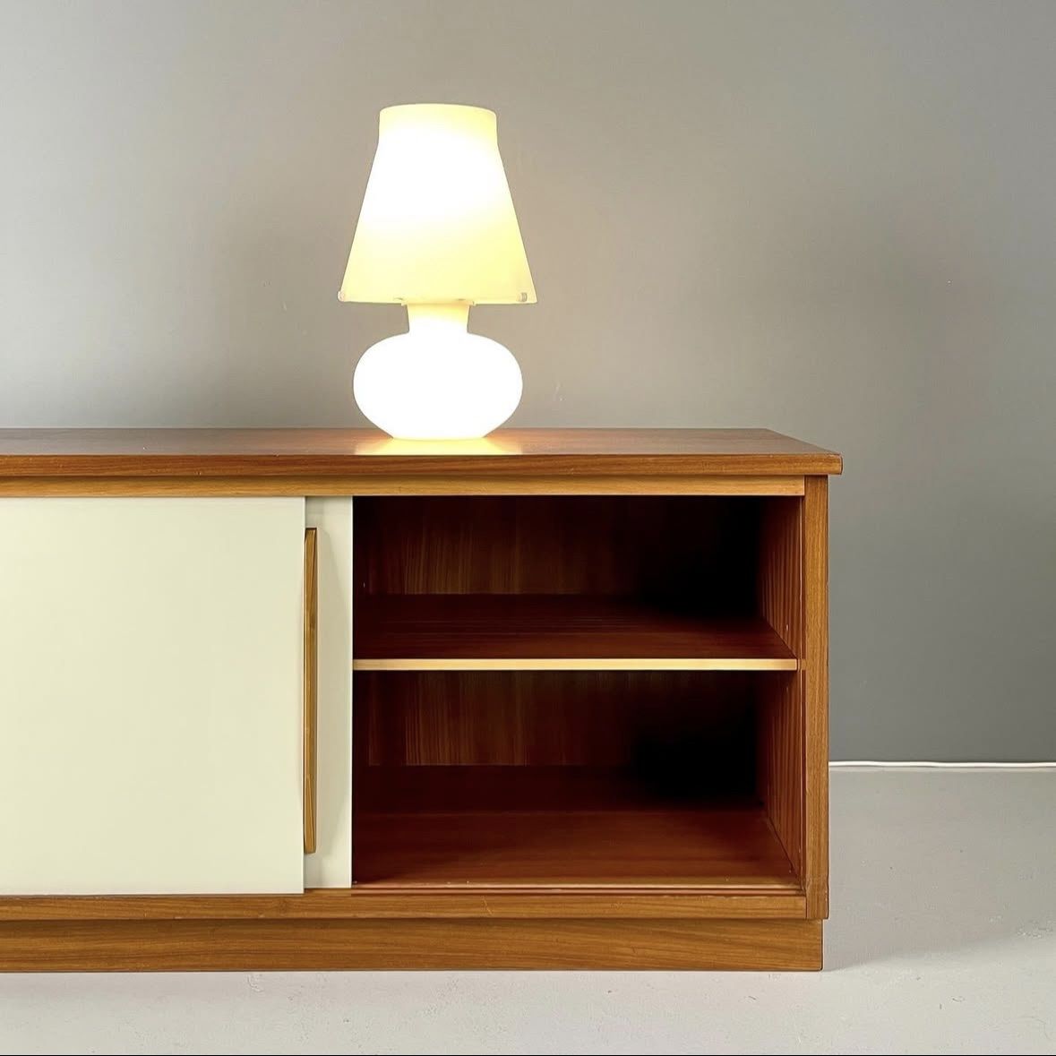 Credenze: Midcentury Sideboard in Nussbaum – Usato da Kilchberg ZH venduto da zcvetkov 3