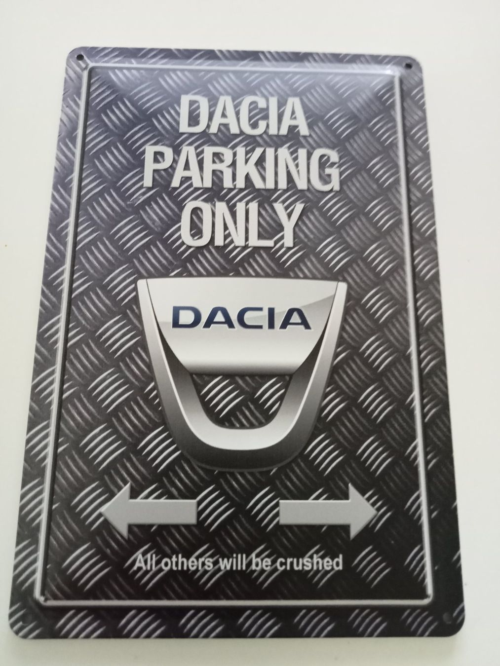 Insegne: Metallic Blechschild-DACIA-PARKING ONLY – Nuovo e nell'imballaggio originale da Rupperswil venduto da big-one-sale