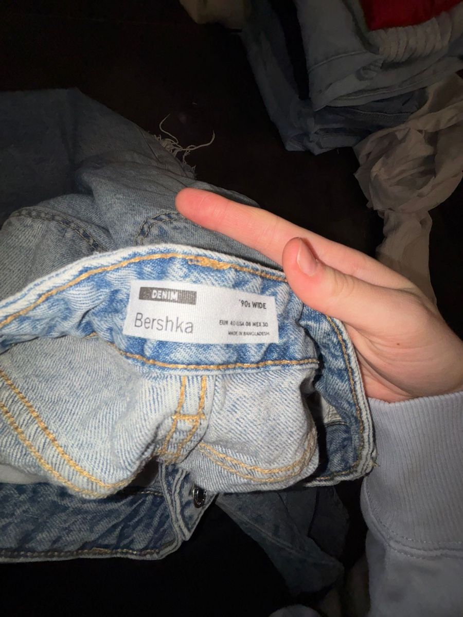 Bershka Jeans: 4 Jeans Hosen von Bershka und Pull&Bear – Usato da Therwil venduto da vin_fx2q 1