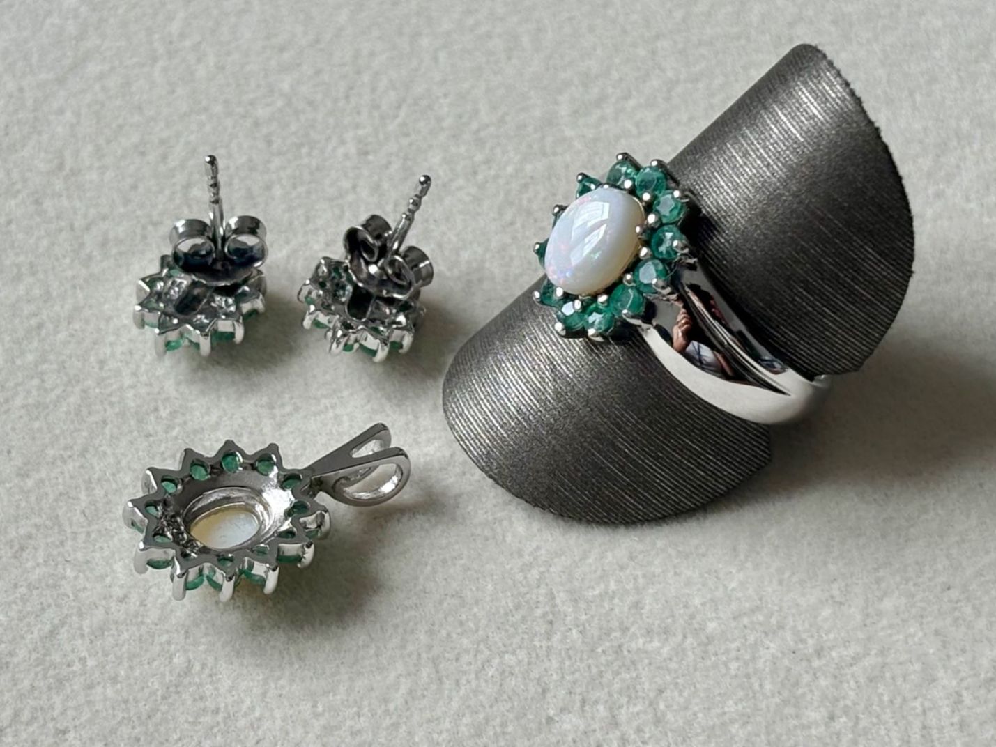 Anelli: Set aus Opal und Smaragde, Silber 925, Gr. 58 – Nuovo (secondo la descrizione) da Brugg AG venduto da lau_9rvy 4