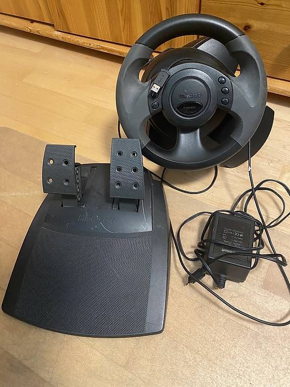 Microsoft Manettes: Hochwertiges Force-Feedback-Lenkrad für PC – D'occasion à Fraubrunnen par dipl-ing_charly