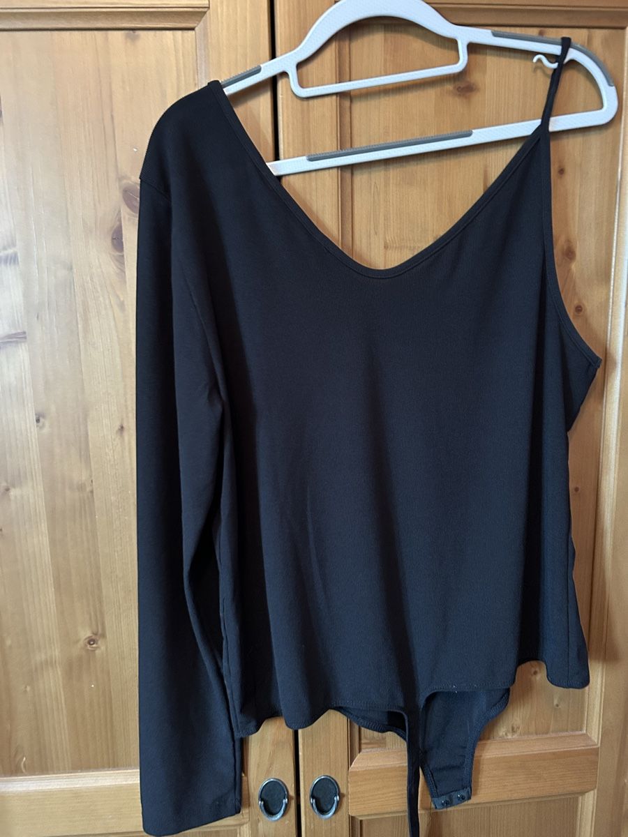 Vero Moda Top: Body noirs – Usato da Daillens venduto da guisepa