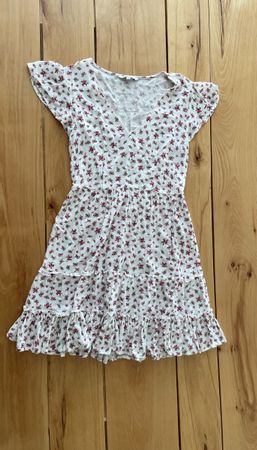 Sommerkleid Only weiss mit Blumenmuster Grösse XS neuwertig