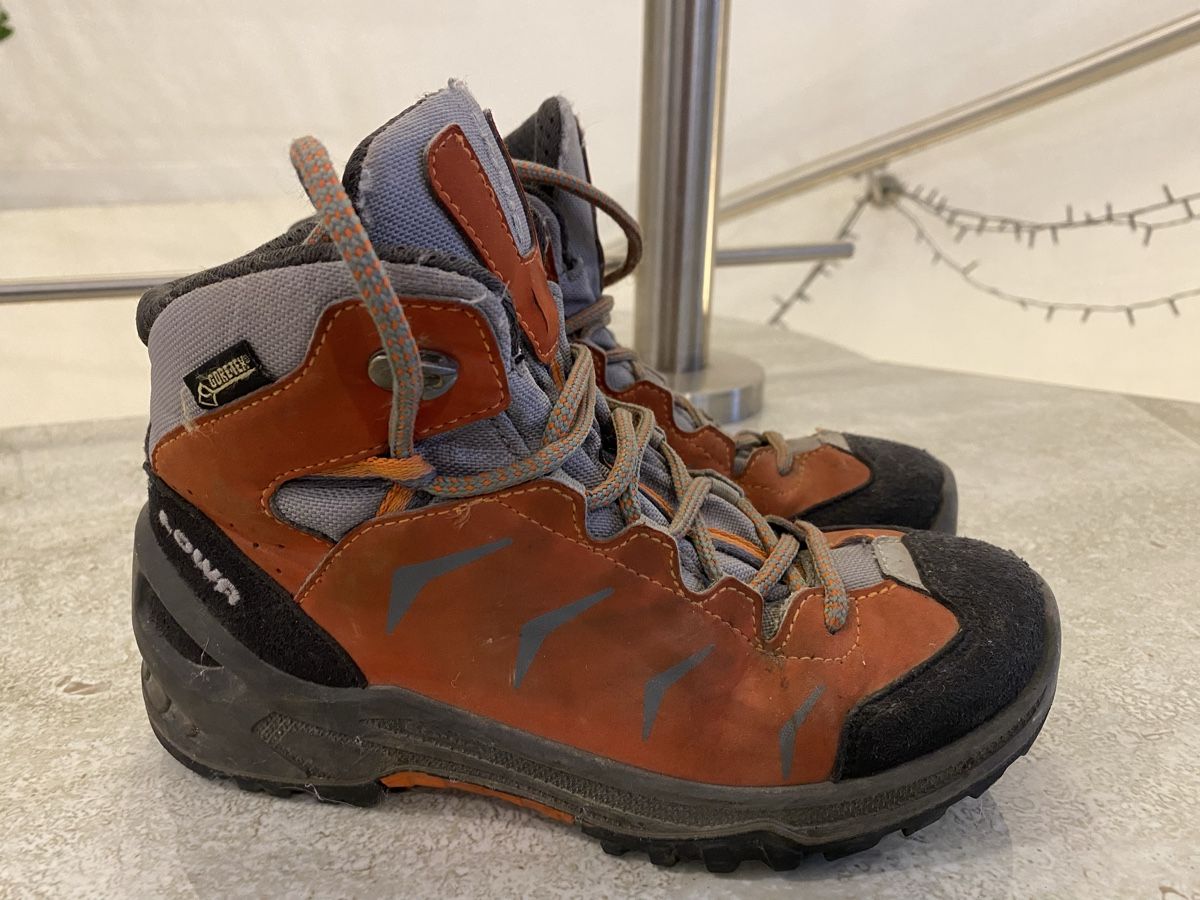 Lowa Scarpe per ragazzi: Lowa Winterschuhe Gr 33 – Usato da Birrwil venduto da Bendegriz 3