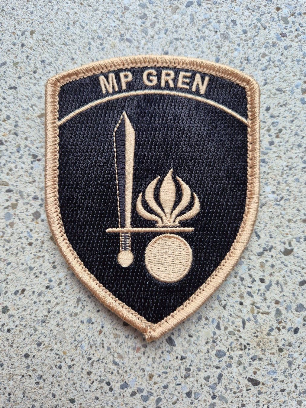 Schweizer Armee Placchette & Badge: ***  Badge MP Gren mit klett *** – Nuovo e nell'imballaggio originale da Riedholz venduto da fr_sIruP