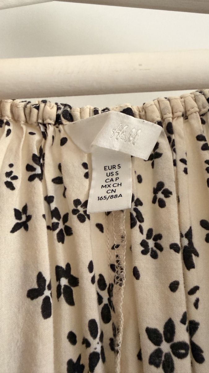 Kleider: Kleid H&M geblümt Grösse S – Gebraucht aus Nidau von nin_5gk2 1